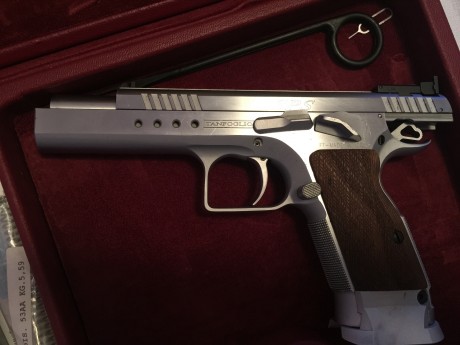 Hola, vendo Tanfoglio Limited. Era de un amigo que le quitaron la licencia F y antes de que saliera a 00