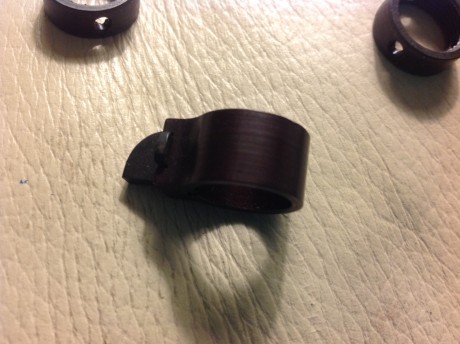 Hola ,vendo punto de mira con las dos tuercas  todo nuevo y la guía con su muelle en muy buen estado,el 00