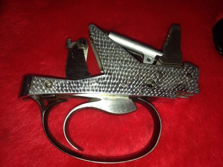 Vendo escopeta superpuesta Filli Gamba con tres juegos de cañones de 71 ctms. de acero Boehler, dos baterias 01