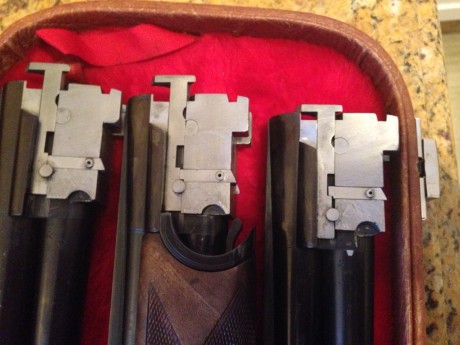 Vendo escopeta superpuesta Filli Gamba con tres juegos de cañones de 71 ctms. de acero Boehler, dos baterias 12