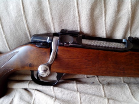 Vendo este gran rifle Sueco Carl Gustaf modelo 2000 MKII en calibre 30-06 con un cerrojo impresionante 50