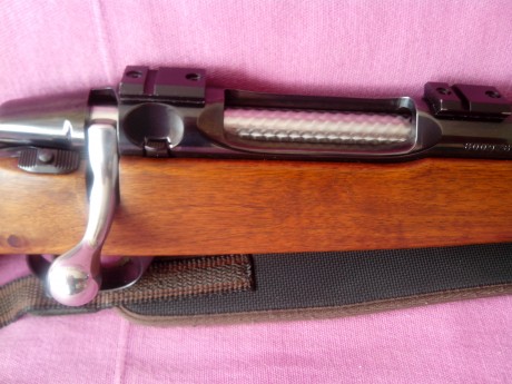 Vendo este gran rifle Sueco Carl Gustaf modelo 2000 MKII en calibre 30-06 con un cerrojo impresionante 10