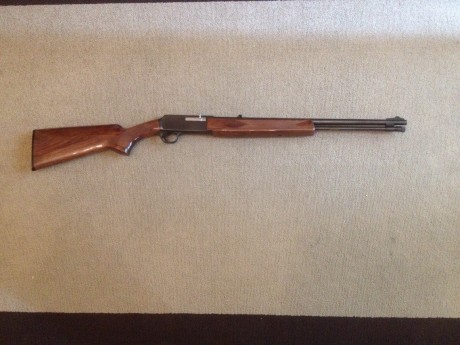 Vendo una carabina semiautomática Browning, modelo Bar 22, esta perfecta de estetica y de funcionamiento 00