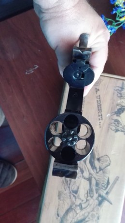 Vendo revolver de 7" SCHOFIELD de Uberti , calibre 45 lc , guiado en F ,comprado nuevo en el mes 30