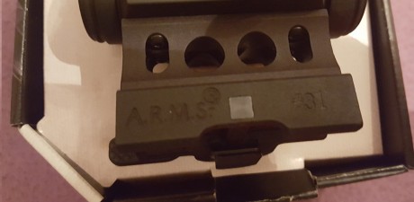 vendo aimpoint micro h2 con montura A.R.M.S de enganche rapido.

se vende todo en conjunto

factura y 10