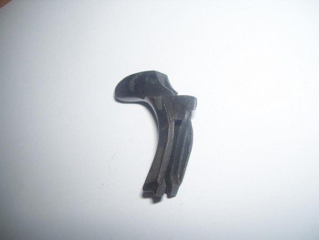 Hola
vendo unas piezas usadas y en muy buen estado de la Llama modelo Extra del 9 Largo

Martillo con 32