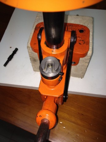 Prensa semiprogresiva Lyman Tru Line Jr. Incluye torreta aftermarket para dies convencionales (7/8 14), 30