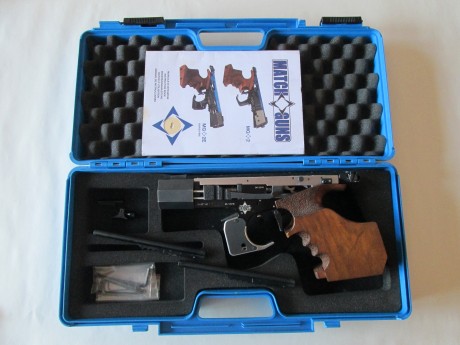 Se vende pistola Match Guns MG2 Rapid Fire, guiada en F, calibre 22lr, empuñadura sin retoques, 2 cargadores, 00