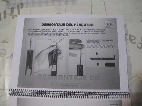 Se vende libro fotocopiado y encuadernado del desmontaje de pistola Glock, valida para todos los modelos. 01