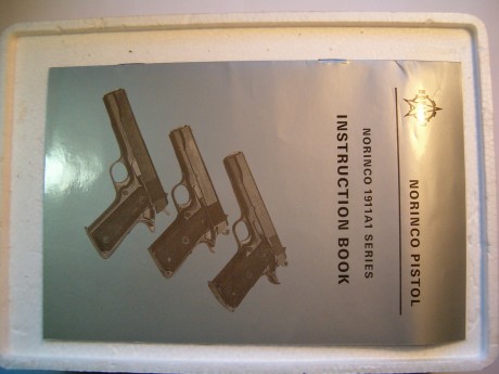 Vendo mi Norinco NP30 del cal. 45 ACP como   NUEVA   . 
La compré a estrenar en armeria Kaymo de Valladolid,
porque 21