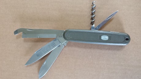 Vendo navaja multiusos Mauser en perfecto estado 

Precio  120 eur ... negociables  

Un saludo 00