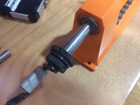 Vendo Trimmer de Lyman semi nuevo, tan sólo usado para recortar 30-35 vainas del calibre 307 W. Se vende 10