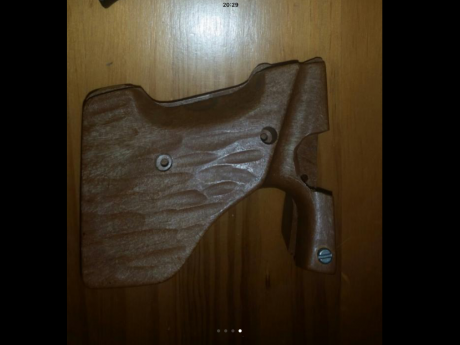 Vendo una cachas anatómicas para pistola Astra TS 22
Tienen un desperfecto en la aleta del tornillo ese 02