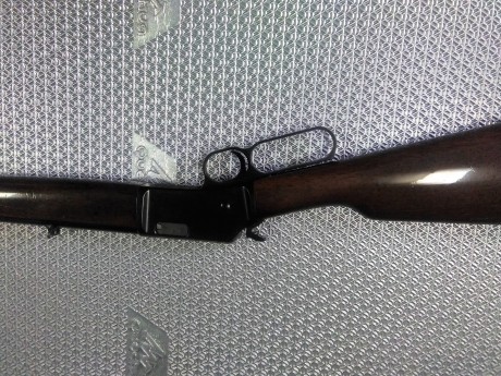 Vendo carabina, marca Miroku de palanca, como nueva, muy pocos tiros y muy bien cuidada, puedo mandar 21