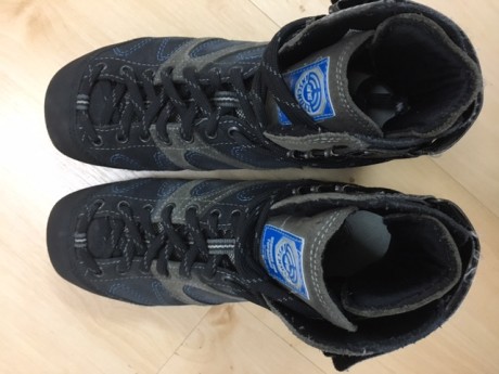 Vendo Botas de tiro AHG-ANSCHÜTZ modelo COMPETITION número 38, en excelente estado, prácticamente nuevas.
Las 00
