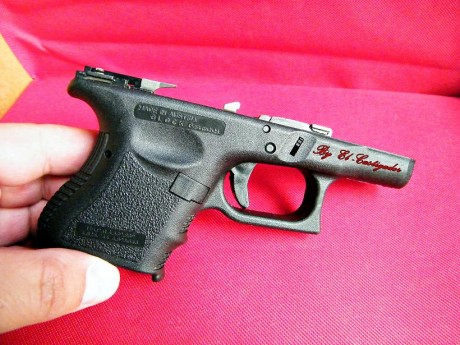 Bueno como comente con otros foreros voy a poner todo el desarme completo de la pistola glock para que 100