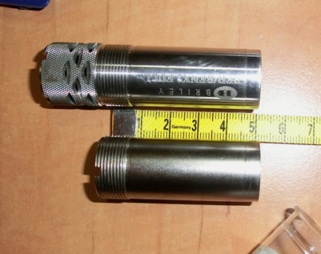 Choques  especiales  con sistema "freno de boca" que reducen sustancialmente el retroceso y 00