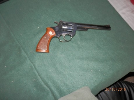 Hola, vendo revólver Astra del 22, es viejo pero funciona perfecto. Se encuentra en la provincia de Málaga. 01