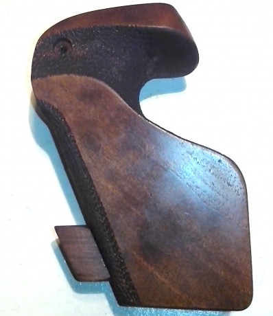   Perdón,la dirección E-mail anterior tenía un error  

Vendo una empuñadura original para la pistola 00