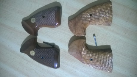   

Cachas para revolver Colt Lawman/ Trooper MKIII (izquierda) originales y para Python no originales.
45€ 01