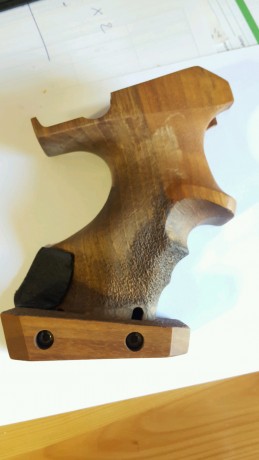 Vendo cacha Pardini del modelo SP22 tal cual veis en las fotos su precio 100€ envío incluido.
Talla M. 01