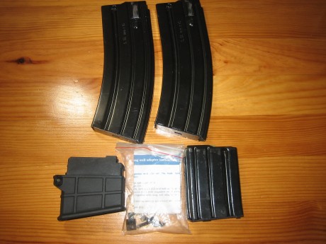 Hola. Vendo el adaptador para el VZ58 del 222R, para poder utilizar los cargadores del mismo calibre del 01