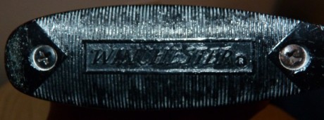 Se vende carabina Winchester cal 22LR en muy buen estado, tanto exterior como interior.
Su precio es de 20