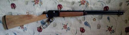 Un compañero me a pedido que ponga este rifle y carabina en venta, Remington 700 SPS Varmint calibre 22-250 11