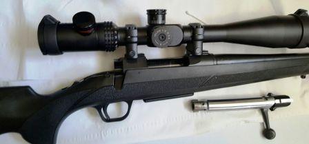 Un compañero me pide le ponga en venta este rifle Browning A-bolt 308 cañon de 56 cm, visor vector 8-32x50 01