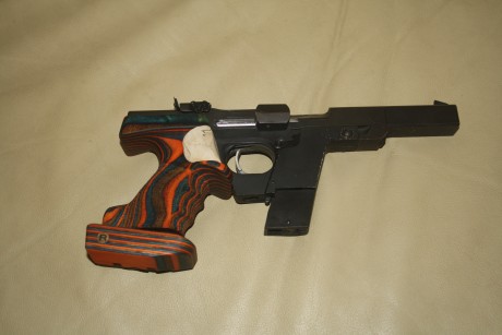 Vendo por haber comprado Pardini del mismo calibre, pistola Walther Gsp 32, perfecto estado, dos cargadores, 02
