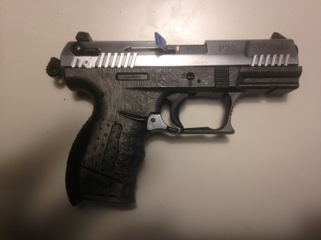 Vendo Walther P22 en el pack incluyo el puntero laser, las cachas suplementarias y dos cargadores (uno 02