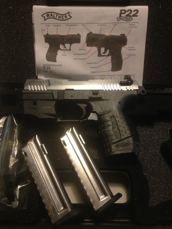Vendo Walther P22 en el pack incluyo el puntero laser, las cachas suplementarias y dos cargadores (uno 01