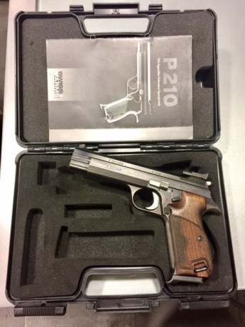 su estado es impecable, 5"  de cañón , armazón heavy frame . Pistola excepcional para tiro de precisión 02