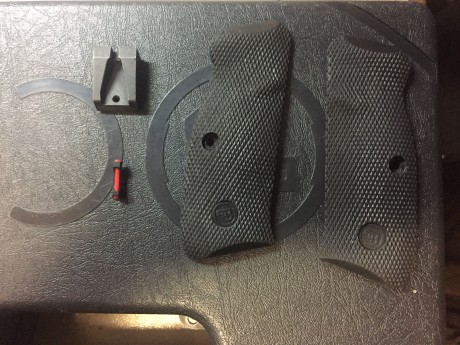 Buenas tardes

Las cambie y no las necesito, si a alguno le sirven, estan como nuevas

Cachas originales 00