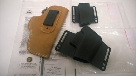 Hol@,
Vendo Dos Fundas para Glock (yo las compré para una Glock 17 que ya vendí)...
- La Primera es una 01