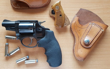 Revolver Astra modelo 250 Cadix 2 pulgadas calibre 38 especial tambor de 5 cartuchos en excelente estado 00