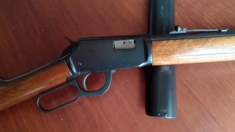 Vendo carabina calibre 22lr o 22 corto puede tirar cualquiera de las 2 municiones , marca Winchester modelo 01