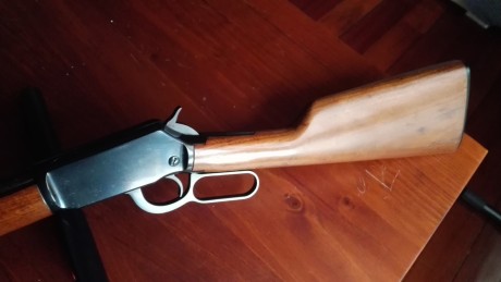 Vendo carabina calibre 22lr o 22 corto puede tirar cualquiera de las 2 municiones , marca Winchester modelo 21