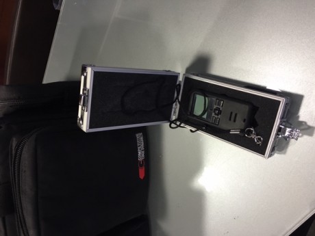 en estado impecable, no ha tirado ni una sola competición de IPSC , solo un par de cajas en precisión 10