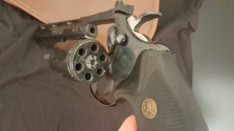 Buenos dias

Se vende por falta de uso Colt Diamonback de 6 pulgadas, calibre 22.
En perfecto estado. 00