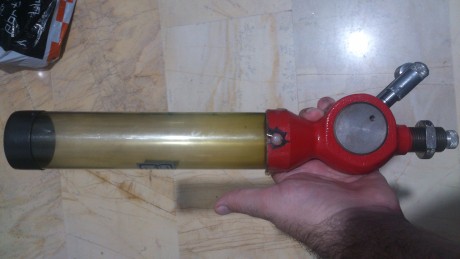 Dosificador Hornady que tambien funciona perfectamente claro está, lo vendo en 90€ incluido el soporte 00