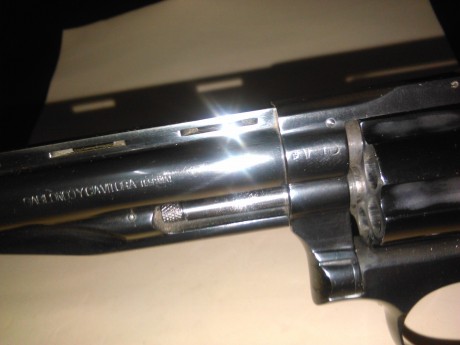 Revolver LLAMA OLIMPIC cal.38,poco puedo añadir que no se sepa de este arma de fabricaciòn nacional,funcionando 11