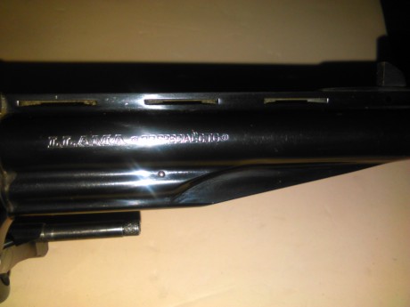 Revolver LLAMA OLIMPIC cal.38,poco puedo añadir que no se sepa de este arma de fabricaciòn nacional,funcionando 22