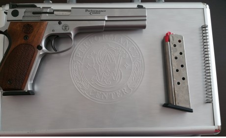 Se vende S&w 952-2(performance center) 9mm pb de 6" en perfecto estado y con poco uso,se vende 00
