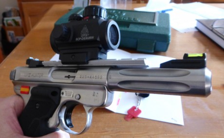 Vendo ruger .22, MK III,Hunter. Todo en Acero Inox. Cañon acanalado,
Cachas CTC, Crimson Trace Laser Grips.Se 01