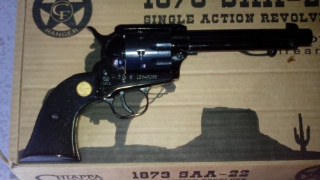 Seguimos vendiendo todo lo q no uso, revolver Chiappa calibre 22 tambor de 10 tiros. Tiene copia del Bope 02