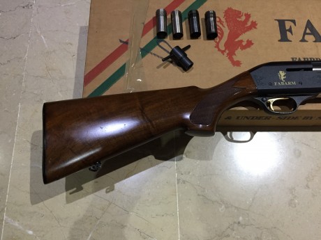 Saludos a todos, pongo a la venta mi escopeta semiautomatica Fabarm Modelo Europa 12/76 cañon 71 cms, 12