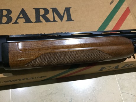 Saludos a todos, pongo a la venta mi escopeta semiautomatica Fabarm Modelo Europa 12/76 cañon 71 cms, 21
