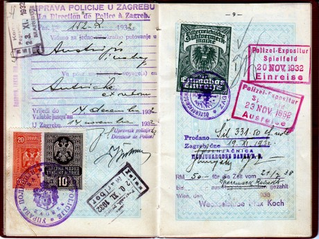  EN RECUERDO Y HOMENAJE A LOS QUE YA NO ESTÁN. 

Si pones en  GOOGLE    PASAPORTES EN LA MEMORIA   da 122