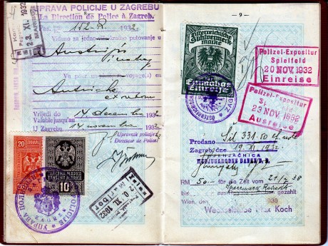  EN RECUERDO Y HOMENAJE A LOS QUE YA NO ESTÁN. 

Si pones en  GOOGLE   PASAPORTES EN LA MEMORIA  da igual 122